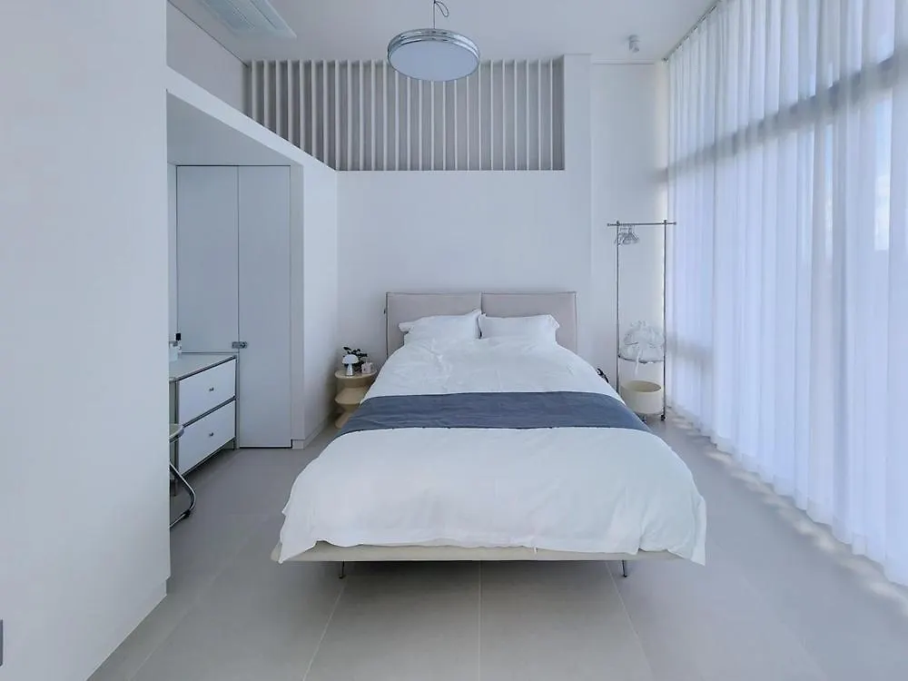 Window Lounge Poolvilla Jeju Guest house